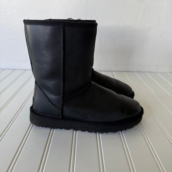 UGG Leather Classic Short Boots size 7 - Picture 2 of 10